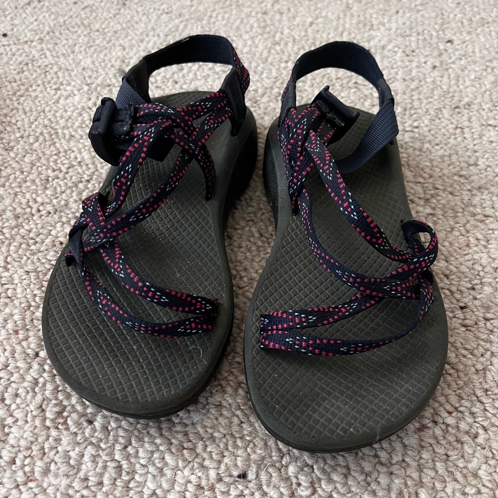 Chaco Woman’s adjustable strap cushioned sandals